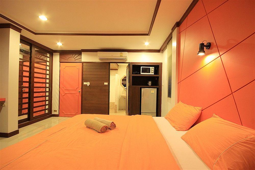 The Palm Delight Lodge Praia de Jomtien Exterior foto