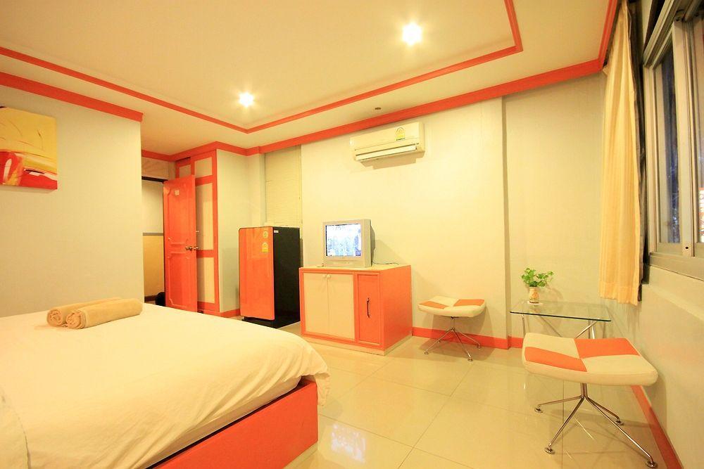 The Palm Delight Lodge Praia de Jomtien Exterior foto