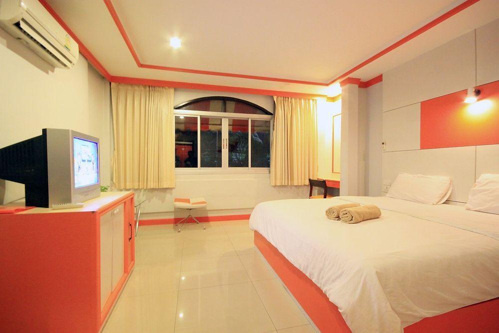 The Palm Delight Lodge Praia de Jomtien Exterior foto