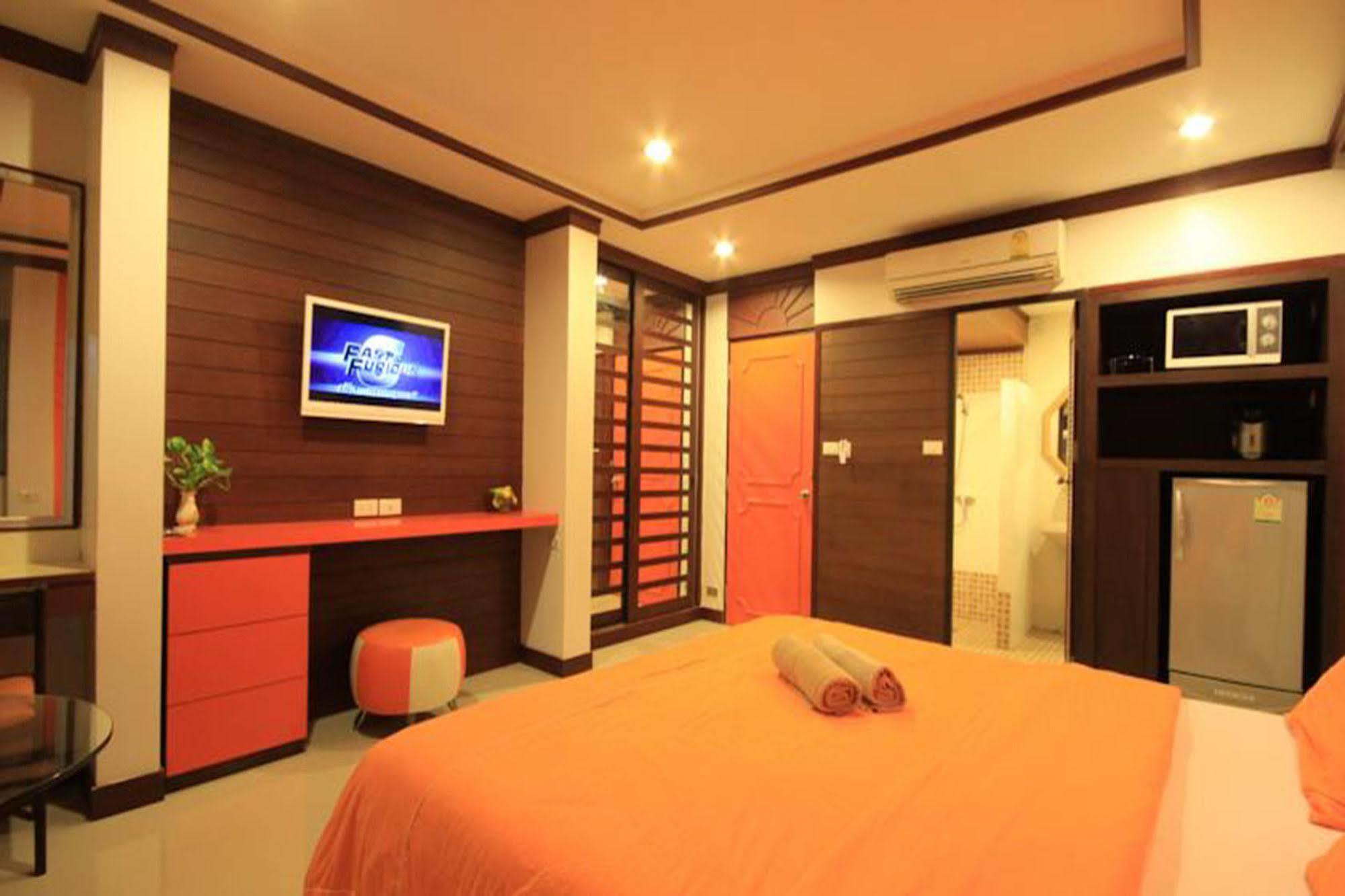 The Palm Delight Lodge Praia de Jomtien Exterior foto