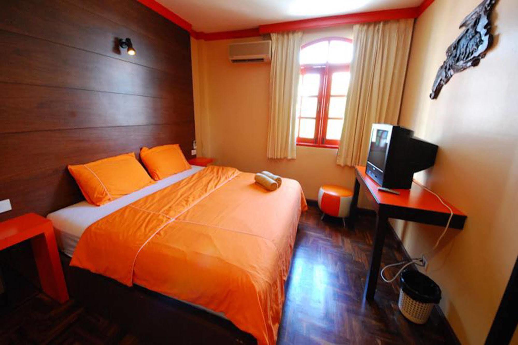 The Palm Delight Lodge Praia de Jomtien Exterior foto