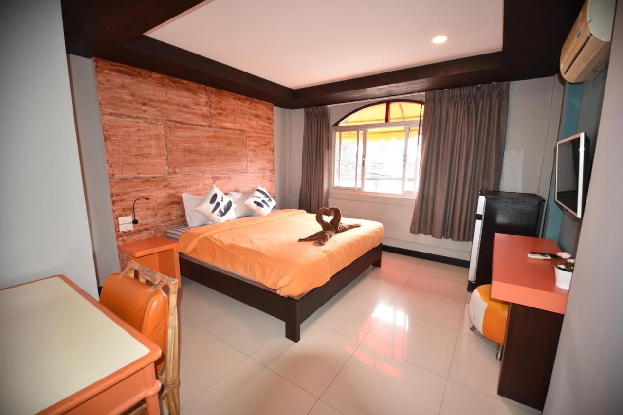 The Palm Delight Lodge Praia de Jomtien Exterior foto