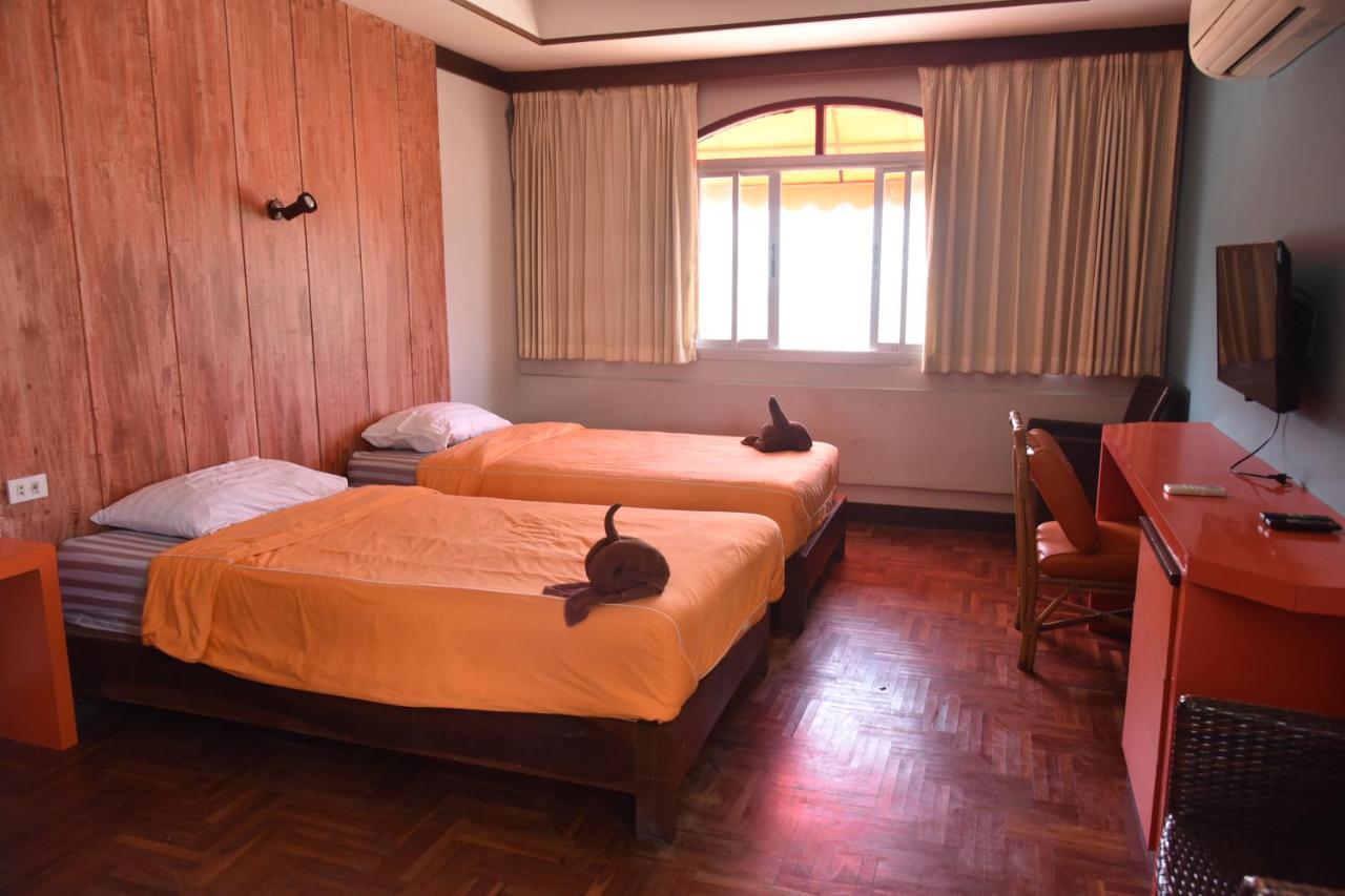 The Palm Delight Lodge Praia de Jomtien Exterior foto