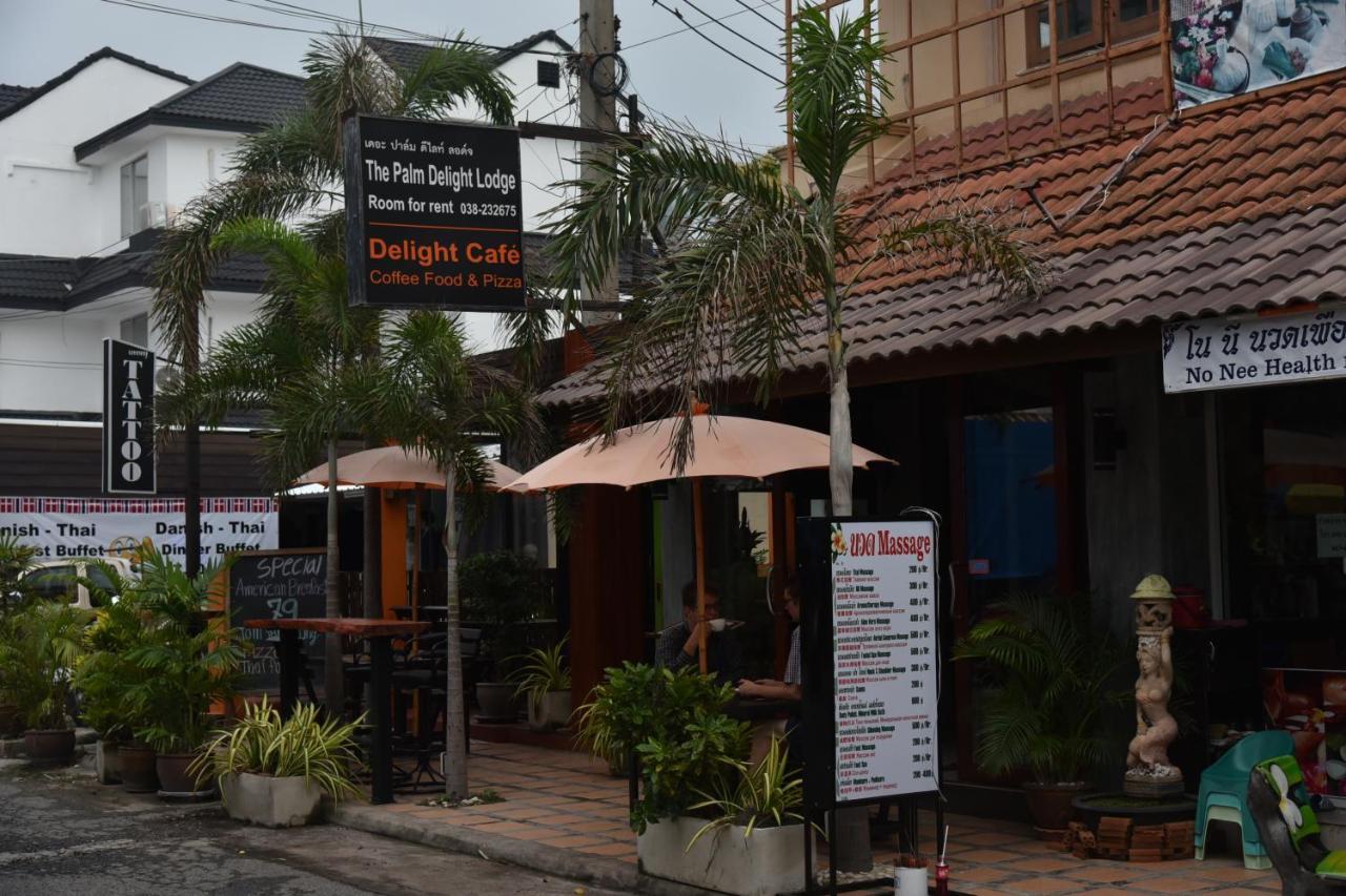 The Palm Delight Lodge Praia de Jomtien Exterior foto