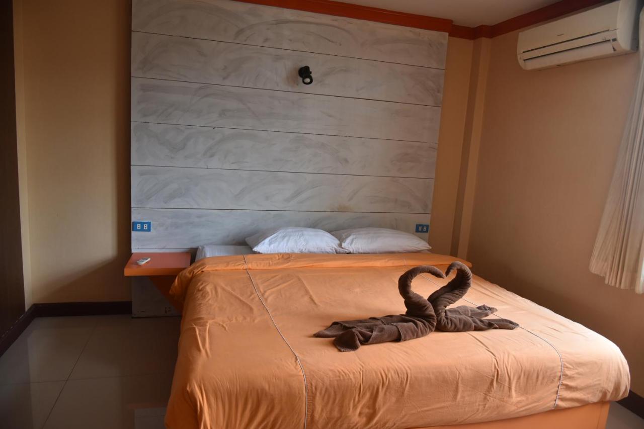 The Palm Delight Lodge Praia de Jomtien Exterior foto