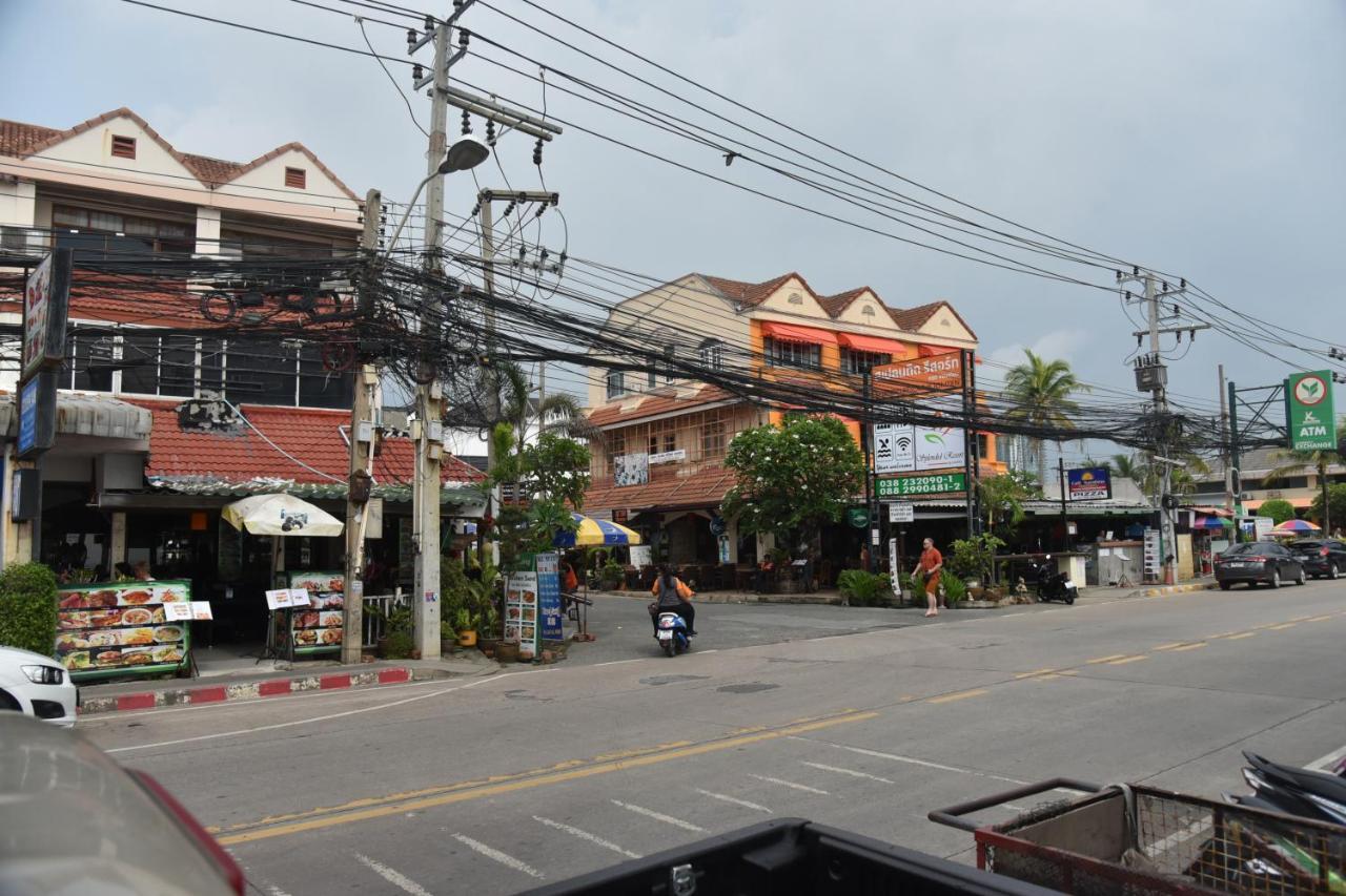 The Palm Delight Lodge Praia de Jomtien Exterior foto