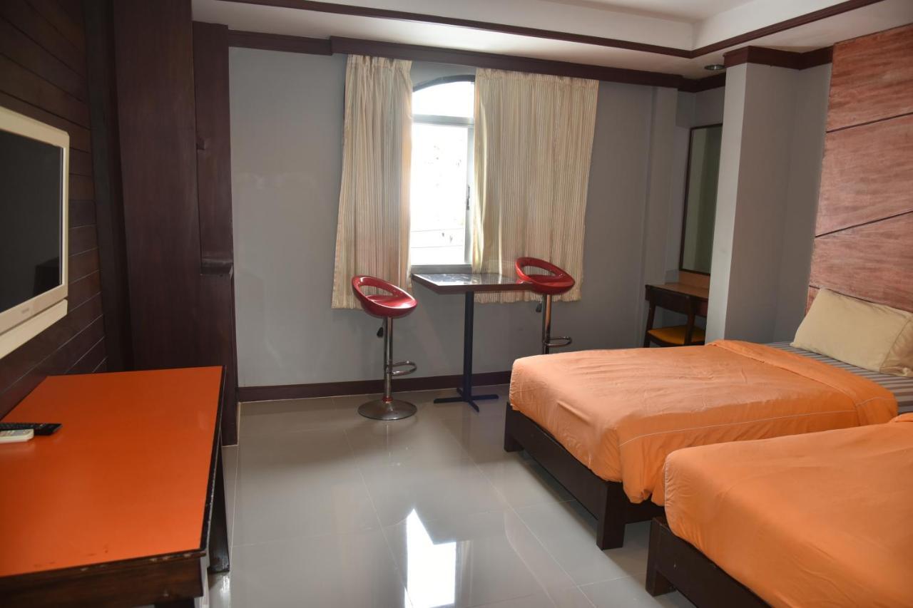 The Palm Delight Lodge Praia de Jomtien Exterior foto