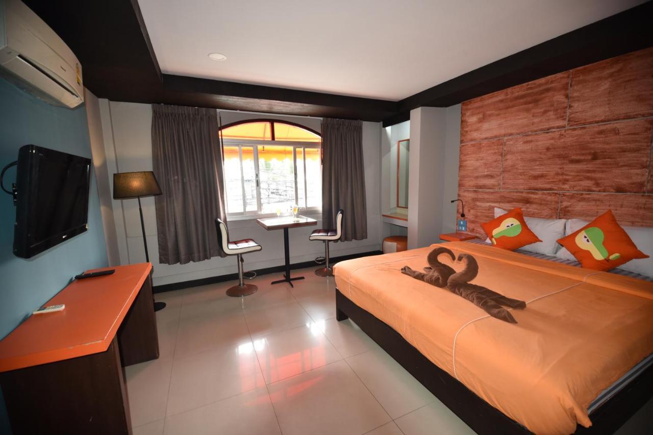 The Palm Delight Lodge Praia de Jomtien Exterior foto