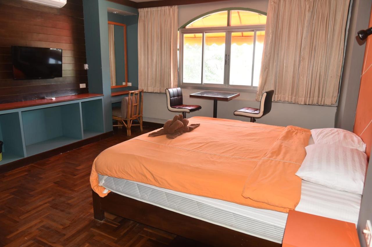 The Palm Delight Lodge Praia de Jomtien Exterior foto