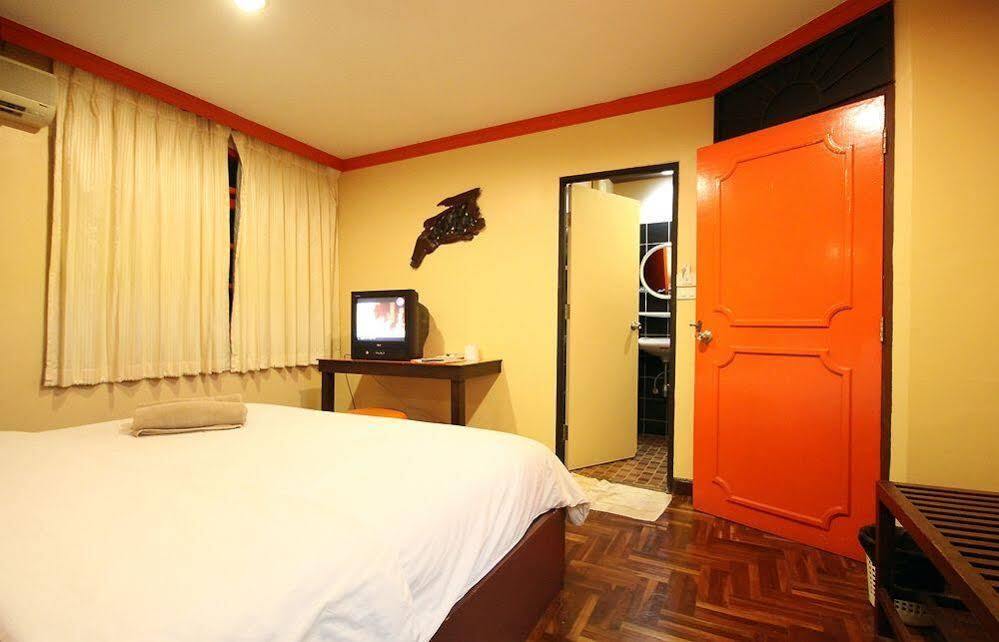 The Palm Delight Lodge Praia de Jomtien Exterior foto
